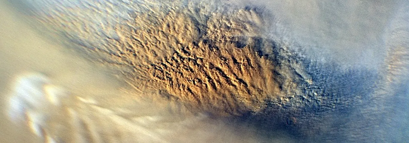 Electrically charged dust storms drive Martian chlorine cycle