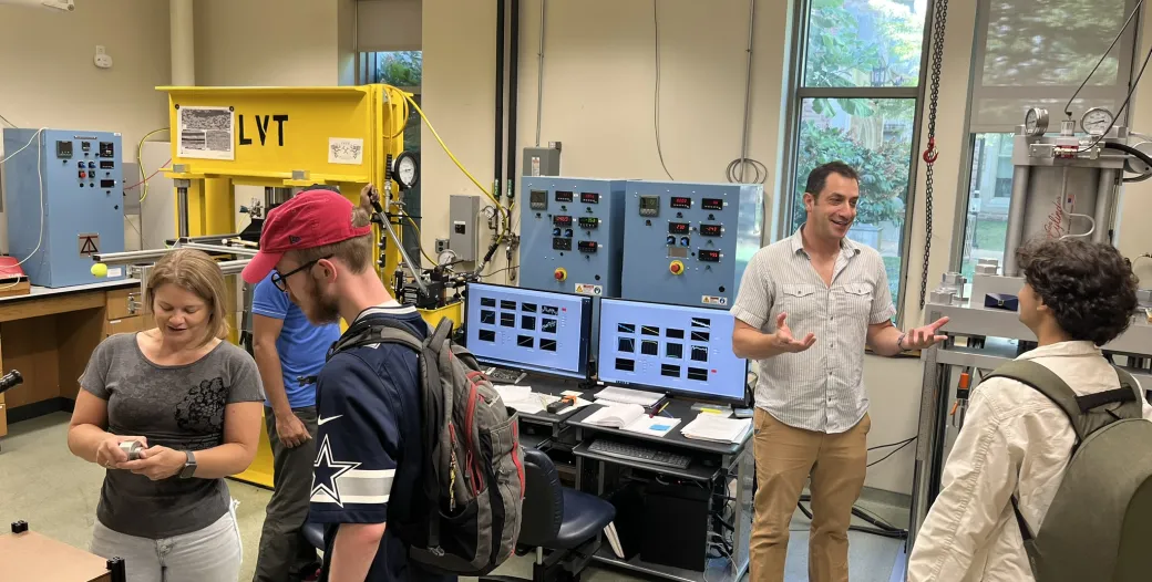 "Open House in Rock Deformation Lab"