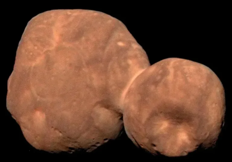 Peanut shaped planetesimals