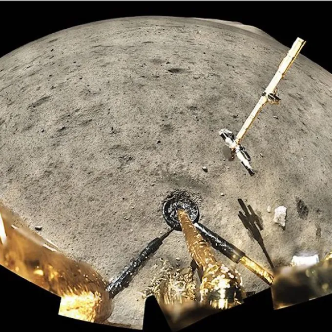 Nothing like Chang'e-5 had been tried since the Soviet Luna-24 mission in 1976 (Photo: CNSA)