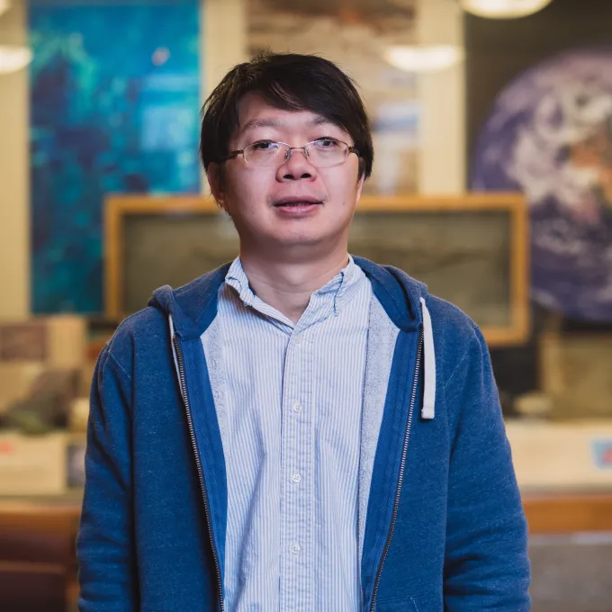 Feng Zhou